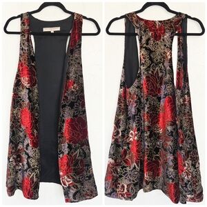 What Goes Around Comes Around Velvet Floral Red Black Open Vest, M